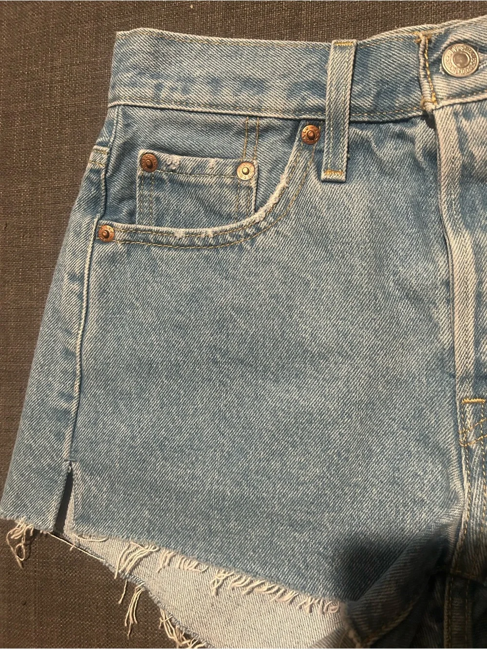 Levi’s 501 Light Stone Wash High Rise Distressed Denim Shorts | Size 25 - Picture 9 of 13
